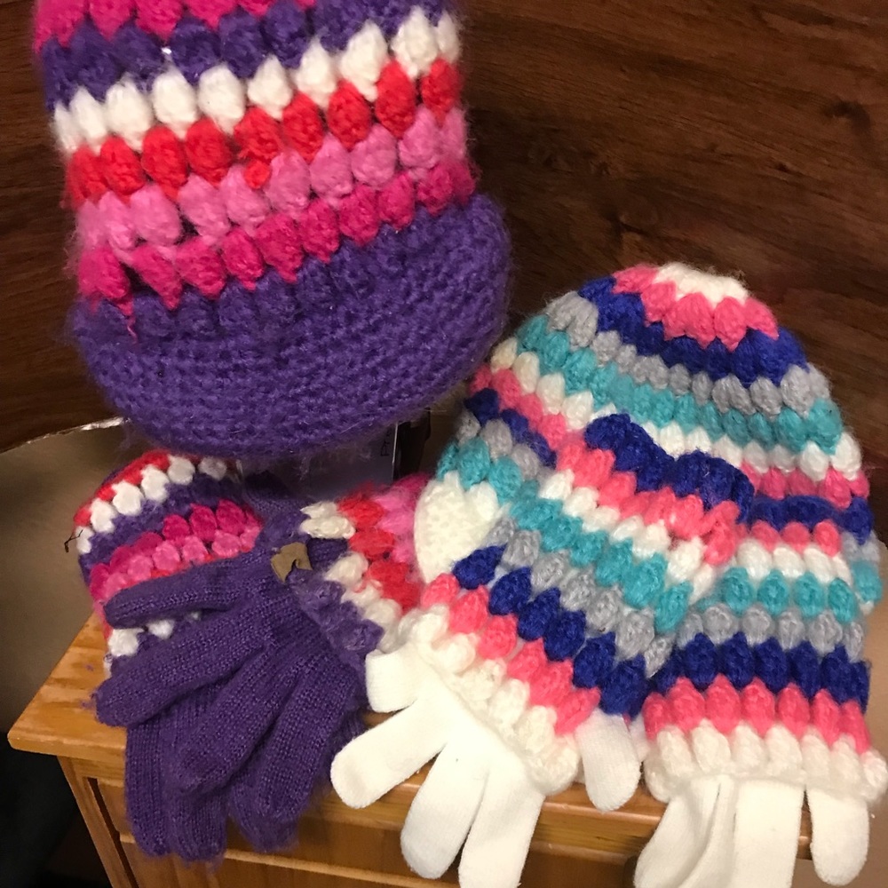 2 pairs of Children’s hat and glove sets